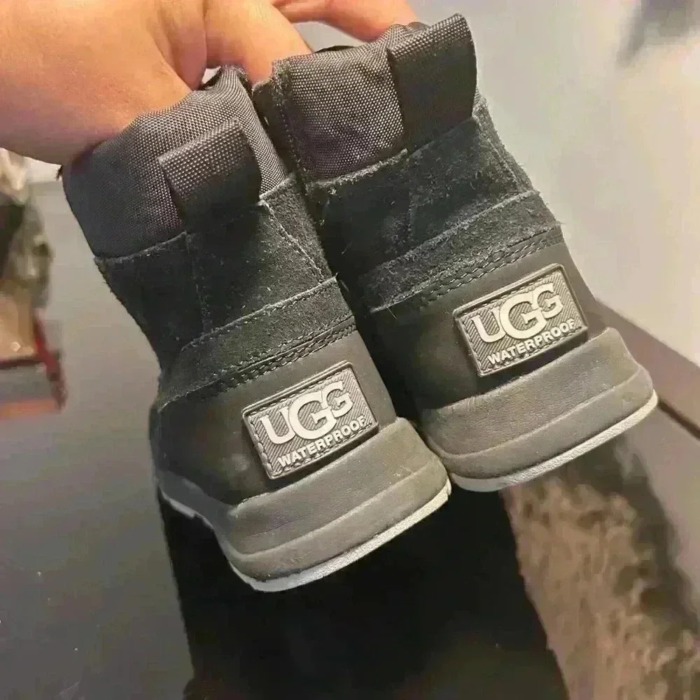 UGG KIDS Waterproof  Black Boots Insulated size 10 -Turlock Weather Model-